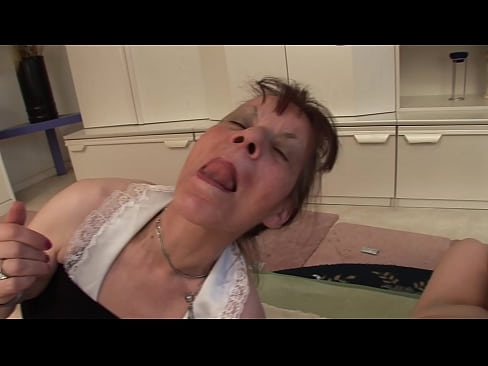 ❤️ Tokorua nga kuia me tetahi koroua he tokotoru ❤ Homemade porn i a matou ❌